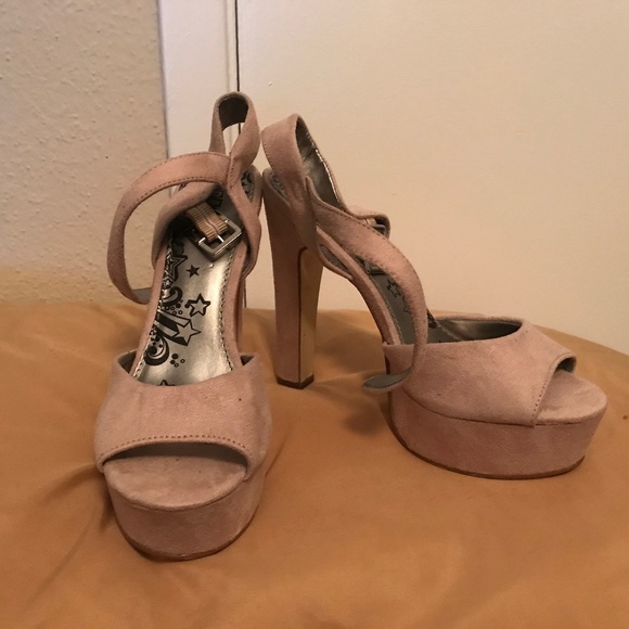 Brash Tan Platform Sandal Pumps - Picture 2 of 4